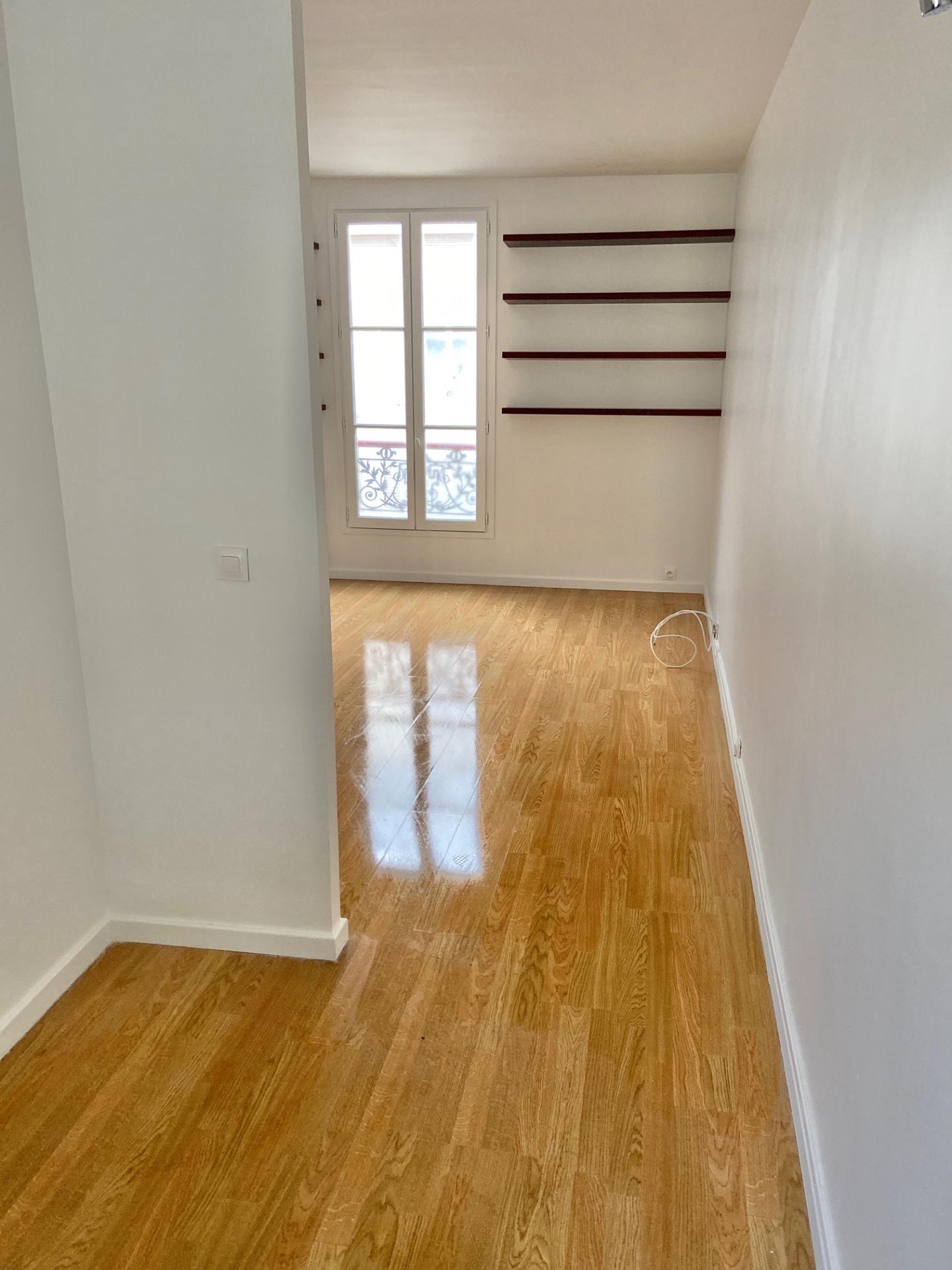 75017 - Rue de Lévis  - STUDIO - 27m2 