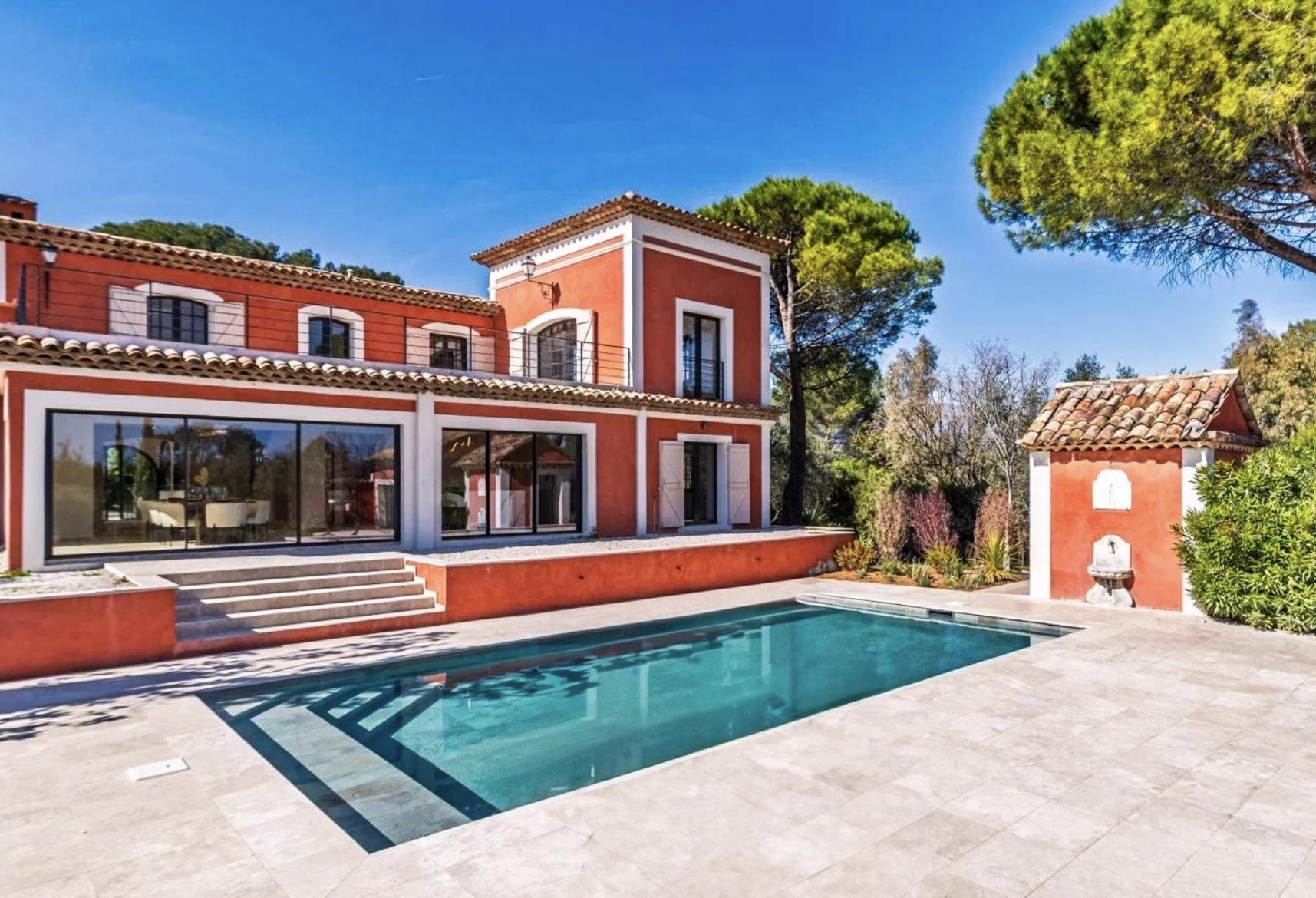 À VENDRE - Magnifique propriété avec piscine, proche de Cannes