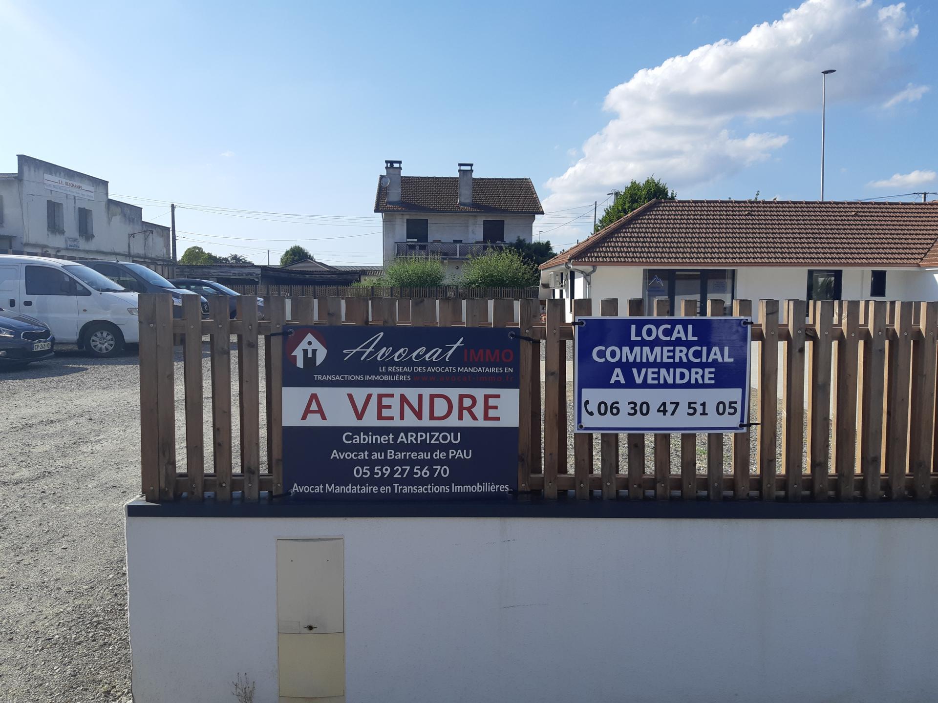 Locaux professionnels à vendre LONS 64140