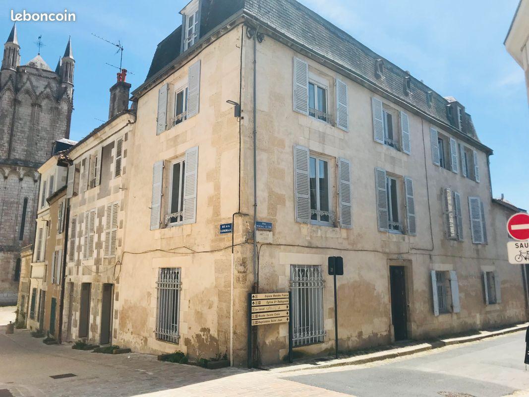 Maison familiale hyper centre ville POITIERS