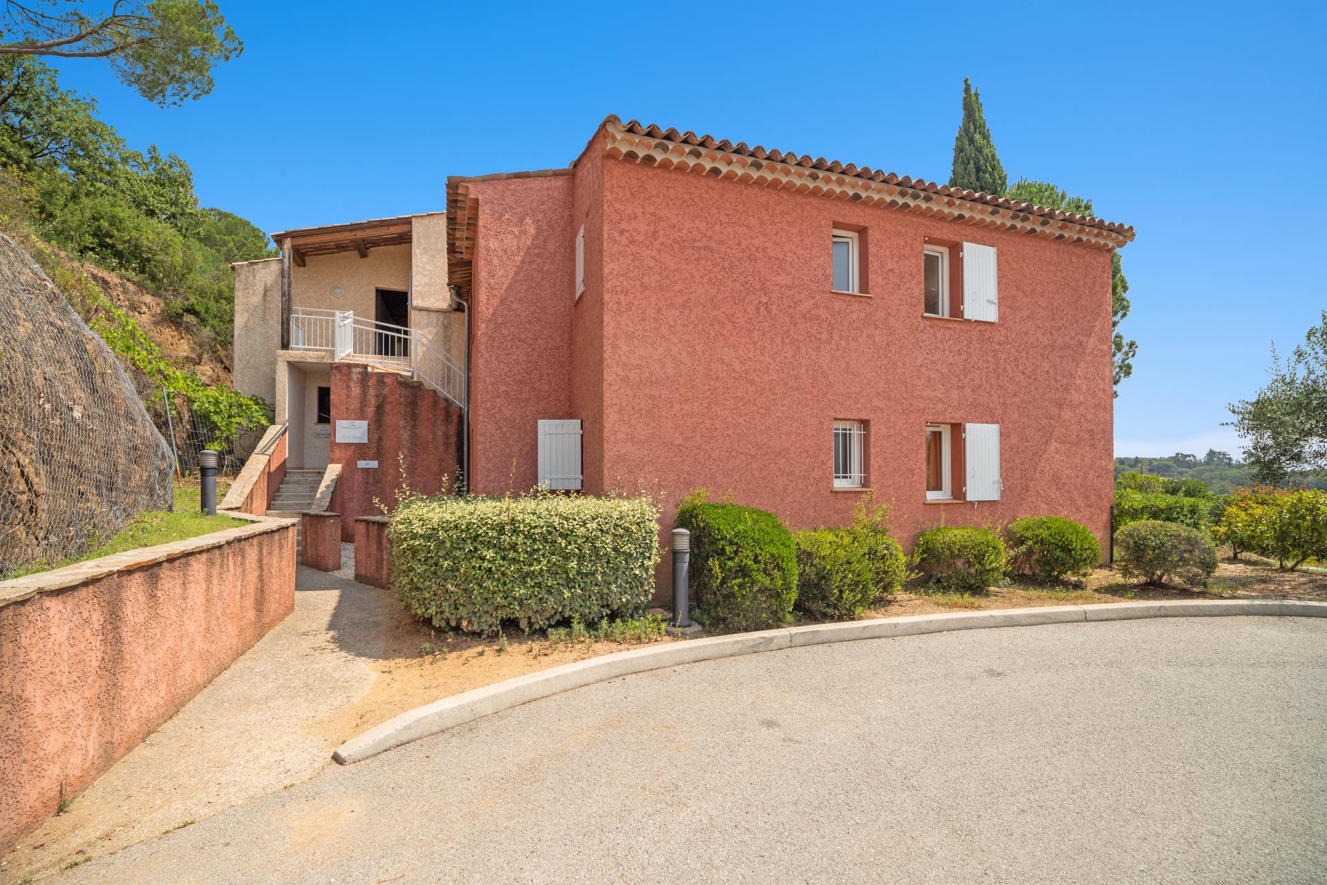 Vente appartement T3 - Résidence de tourisme  à Grimaud - SOUS OFFRE D'ACHAT