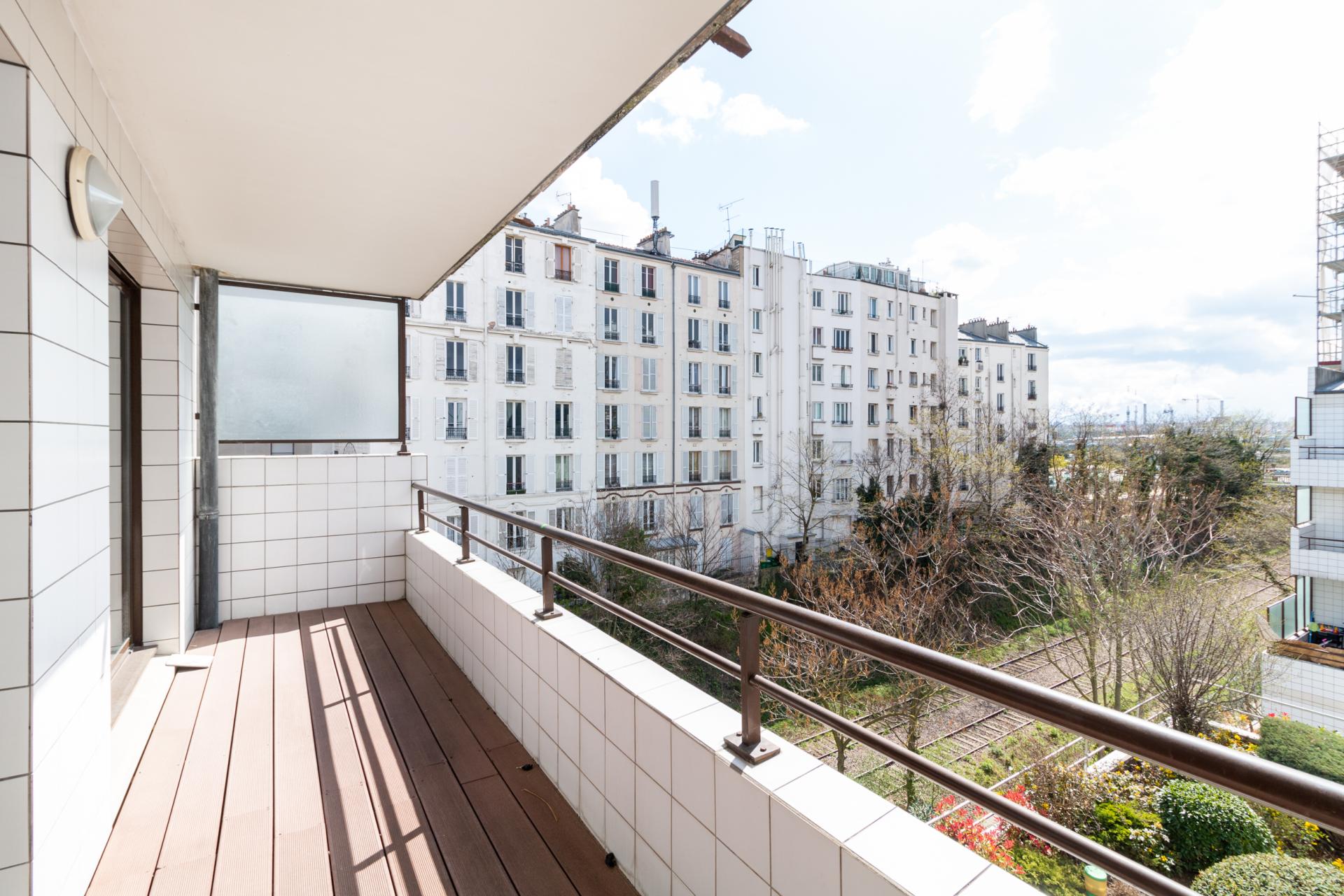 PARIS 12EME - RUE DES MEUNIERS / AV DU GÉNÉRAL MICHEL BIZOT - EXCEPTIONNEL APPARTEMENT 98M2 - 2 CHAMBRES - BALCON - PARKING - ENTIEREMENT REFAIT A NEUF