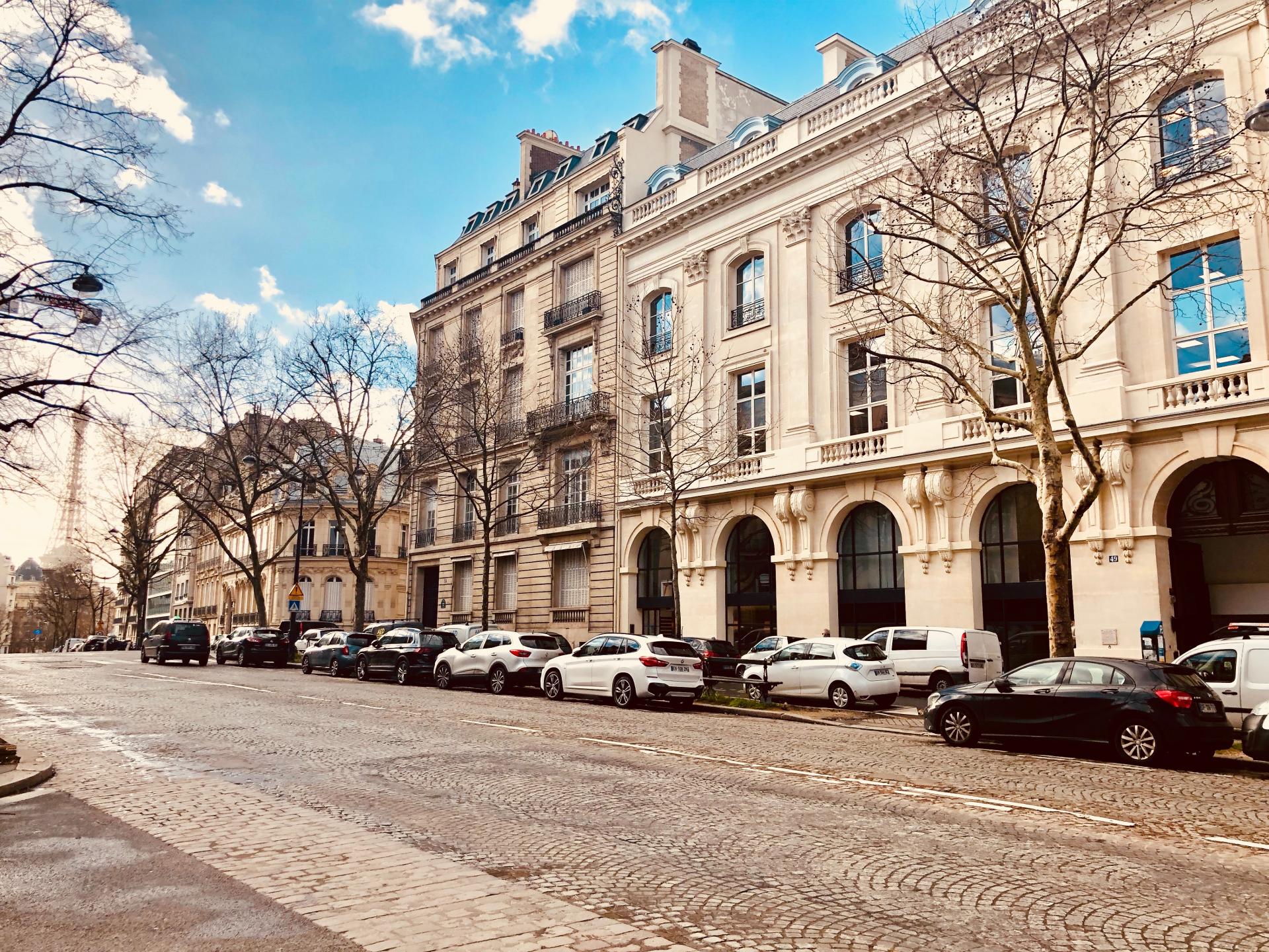 PARIS 16ÈME - PROCHE PLACE DES ÉTATS-UNIS - LOCALISATION EXCEPTIONNELLE - 5P - 3CH - PARKING - ETAGE ÉLEVÉ