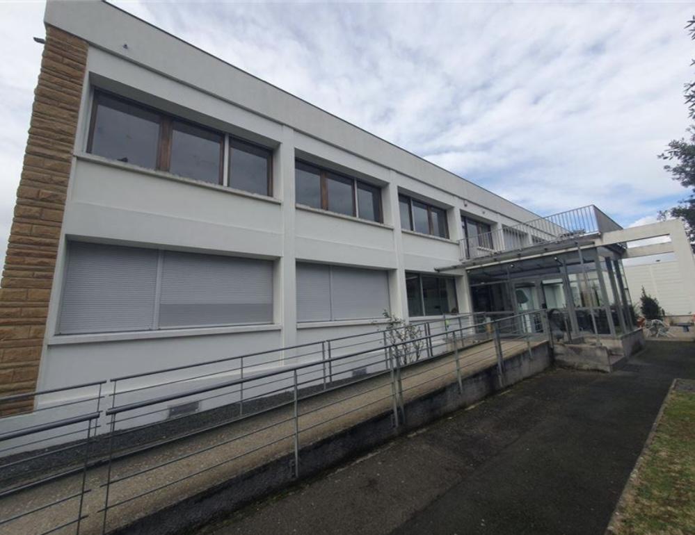 IMMEUBLE COMMERCIAL EN PLEINE PROPRIÉTÉ - PROCHE LYON