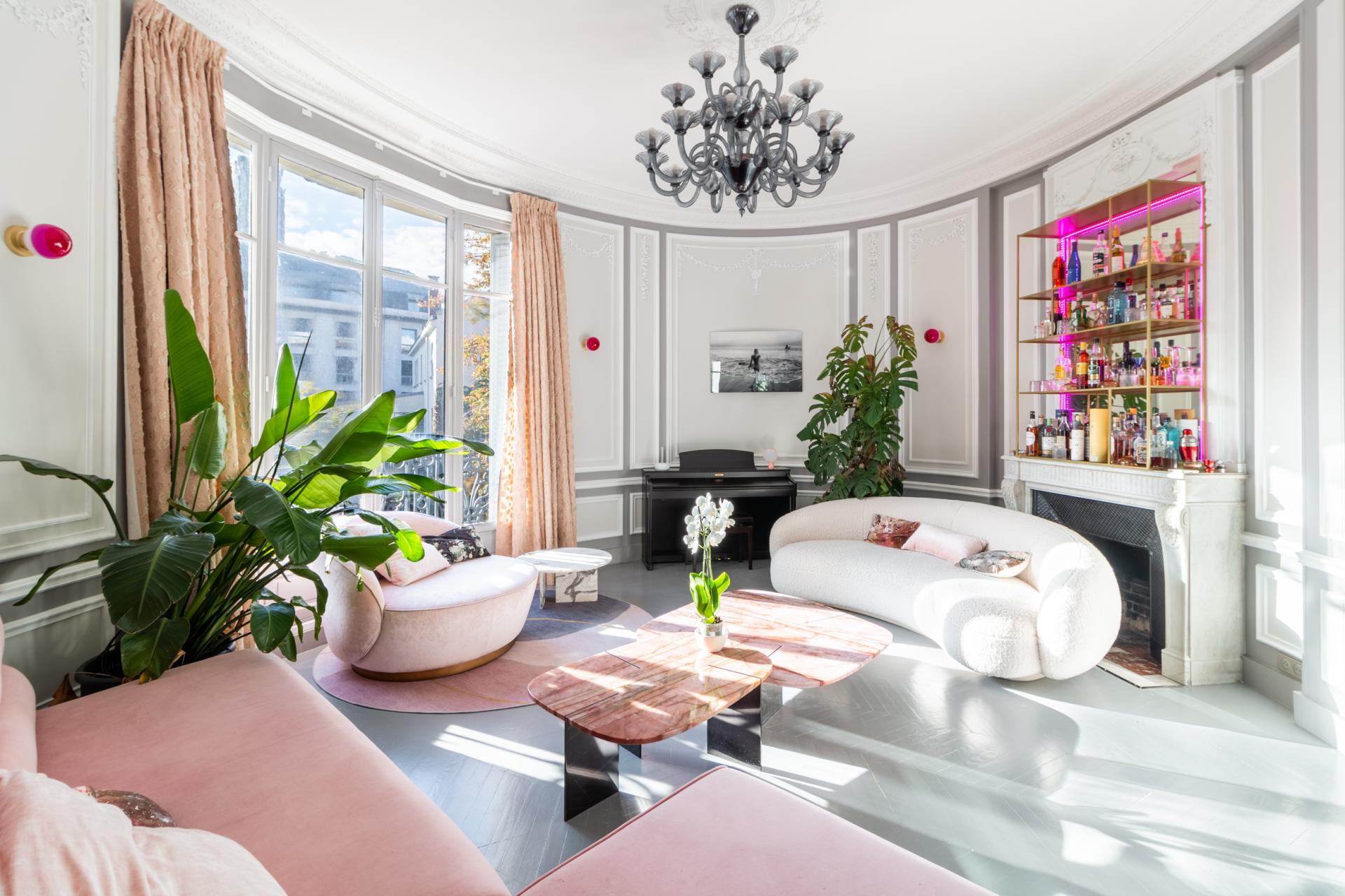 PARIS 6ÈME : BD RASPAIL / NOTRE DAME DES CHAMPS / JARDIN DU LUXEMBOURG - EXCEPTIONNEL APPARTEMENT SIX PIECES - 156M2 - 3 CHAMBRES - BALCONS - REFAIT A NEUF