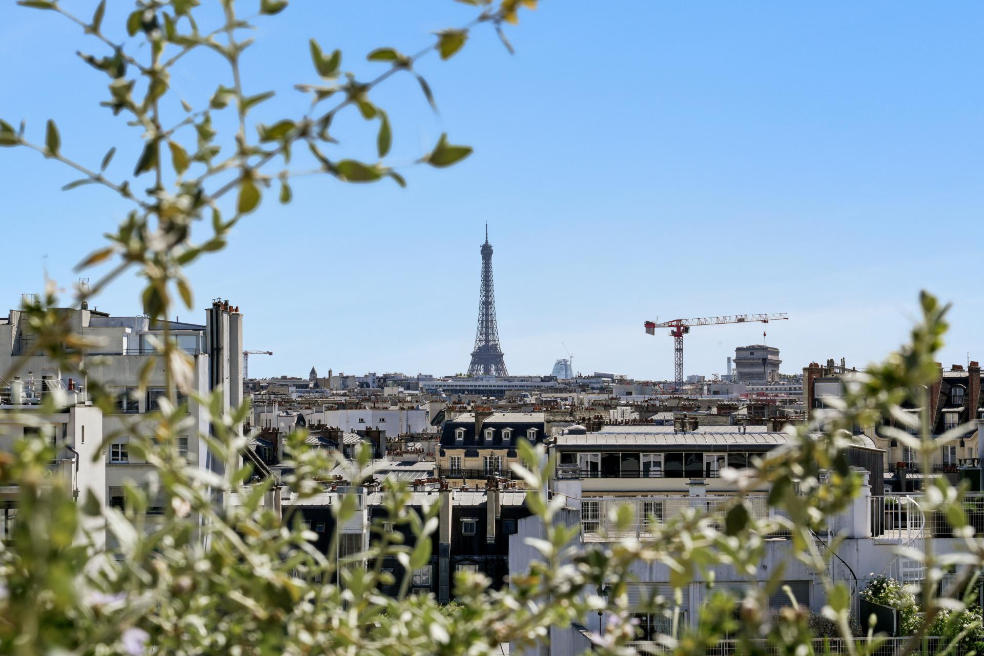 Penthouse d'exception avec terrasse panoramique de 123 m² et vues monumentales