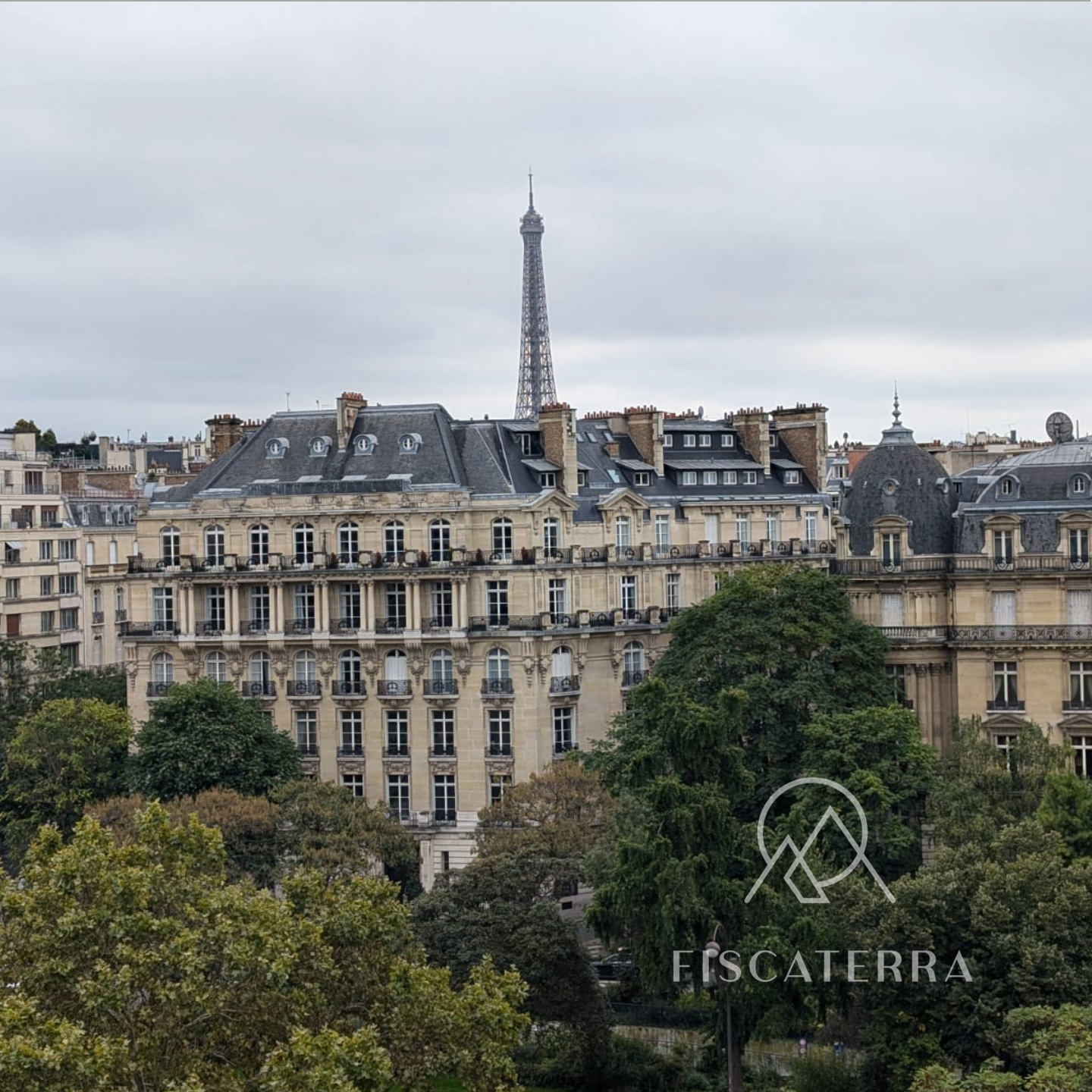 A VENDRE - EXCEPTIONNEL - Duplex 8e et 9e étages PARIS FOCH - Vue panoramique sur la Tour Eiffel et l'Arc de Triomphe