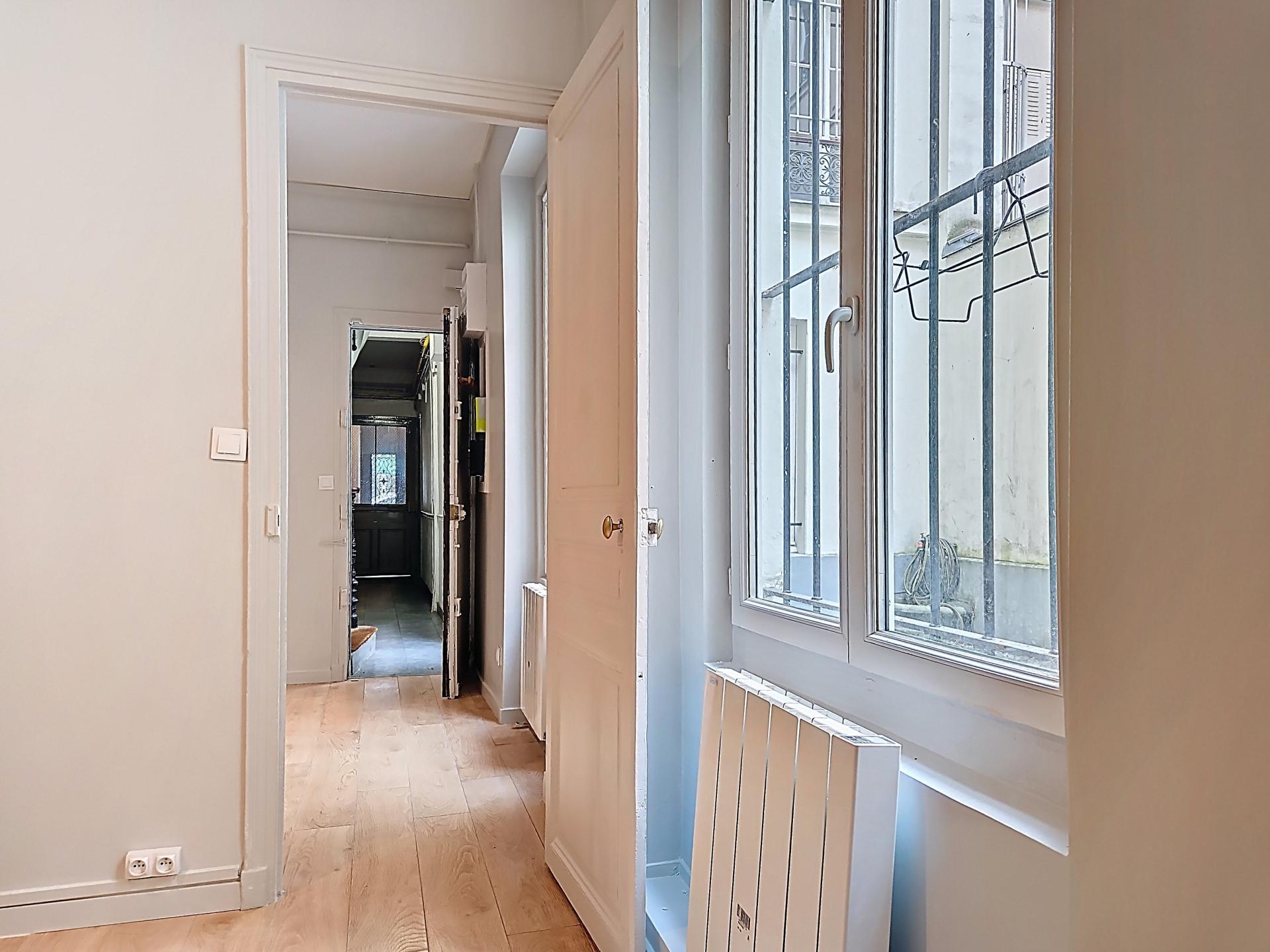 2 pièces Rez-de-Chaussée - Paris 11e