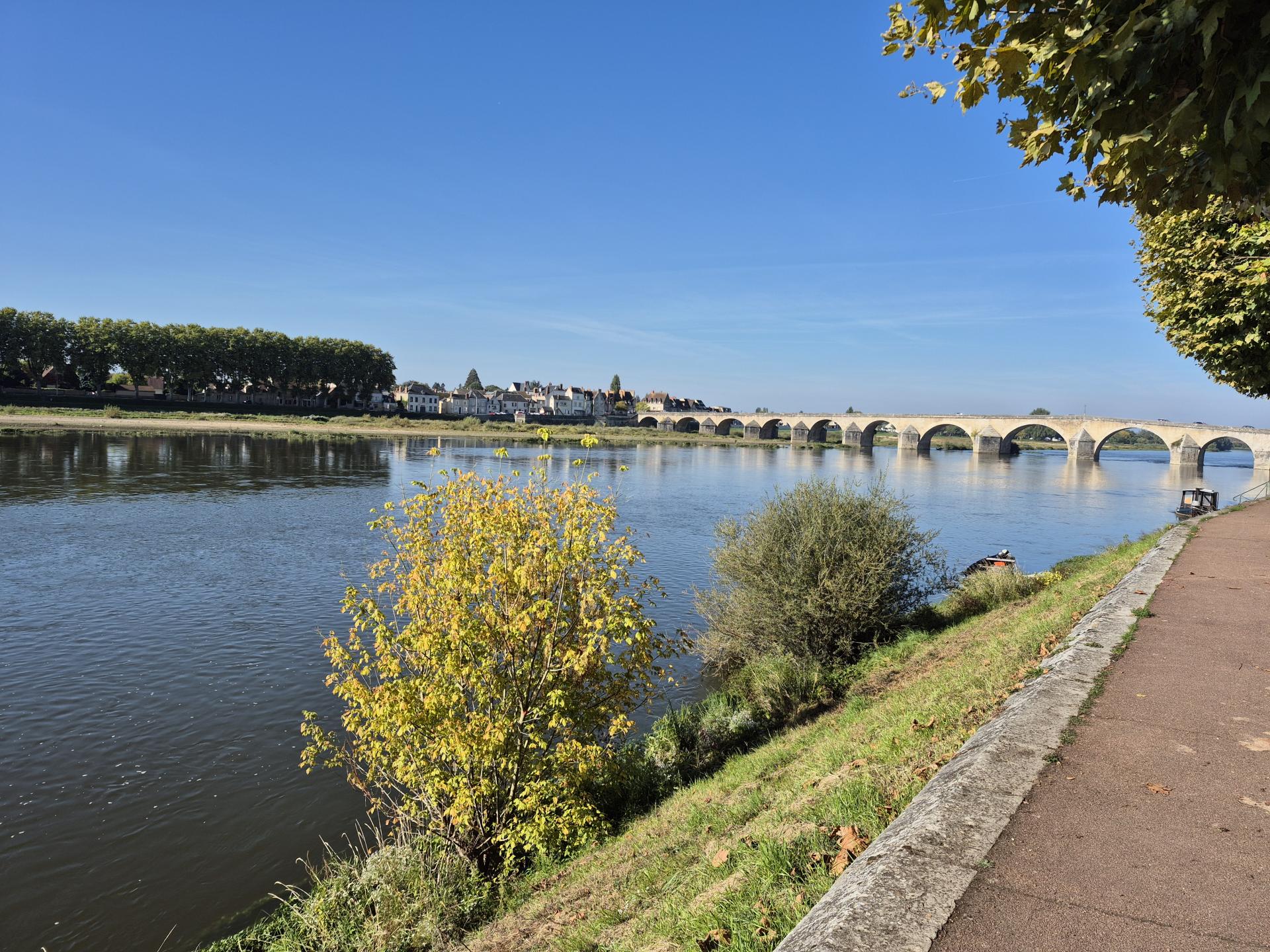 MAISON DE CHARME A GIEN AU BORD DE LA LOIRE