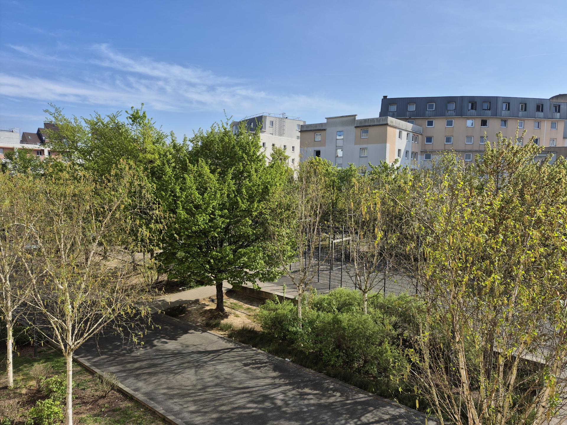 APPARTEMENT A NOISY LE GRAND 4 PIECES FACE A PARC ARBORE