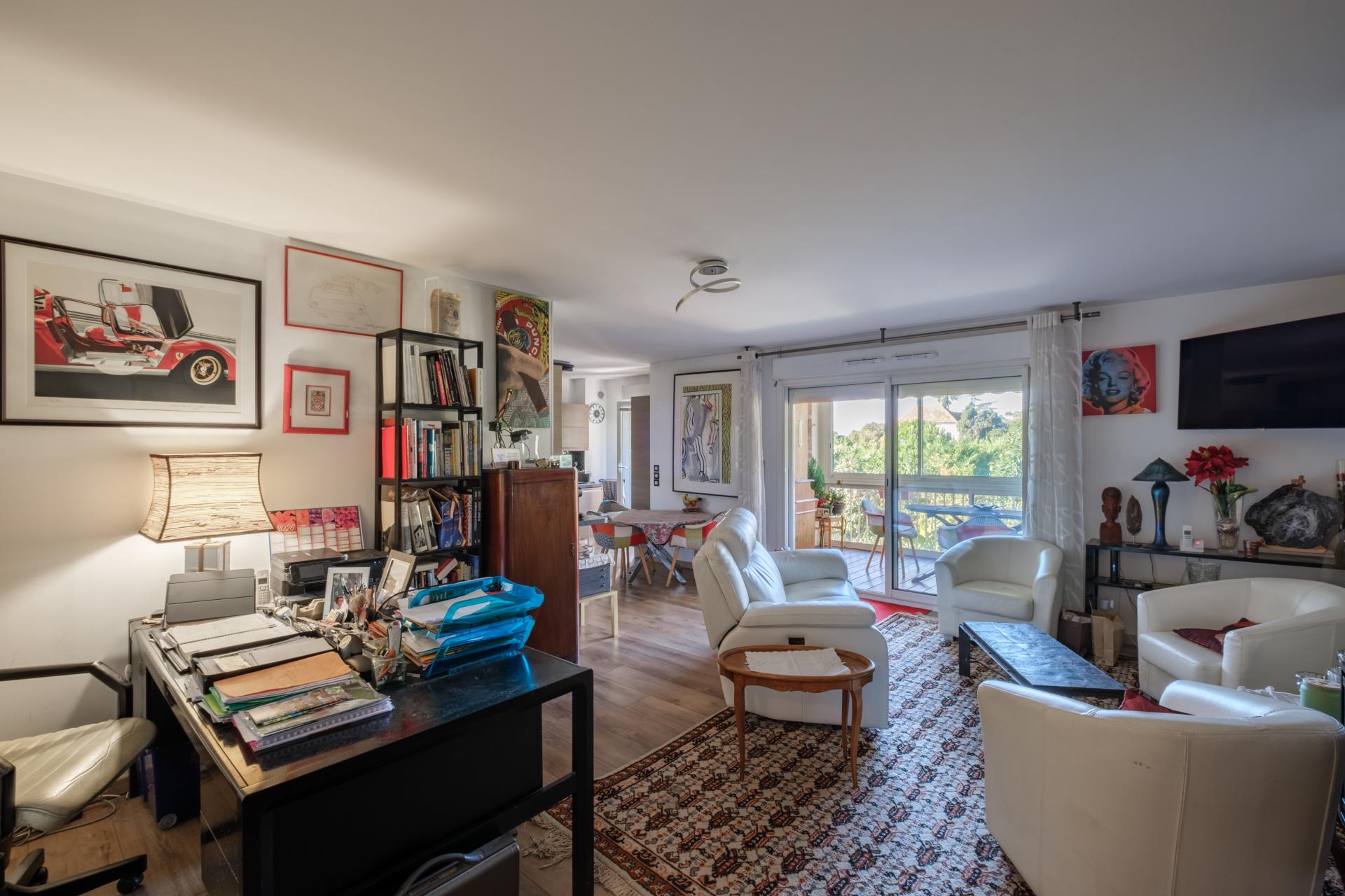 Vente de la nue-propriété d’un appartement 3 pièces avec terrasse fermée, cave et double garage à Mougins