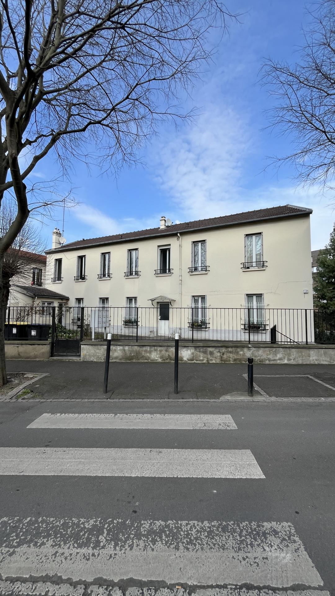 IDEAL INVESTISSEUR - Immeuble de rapport près du métro St Denis Porte de Paris - SAINT DENIS