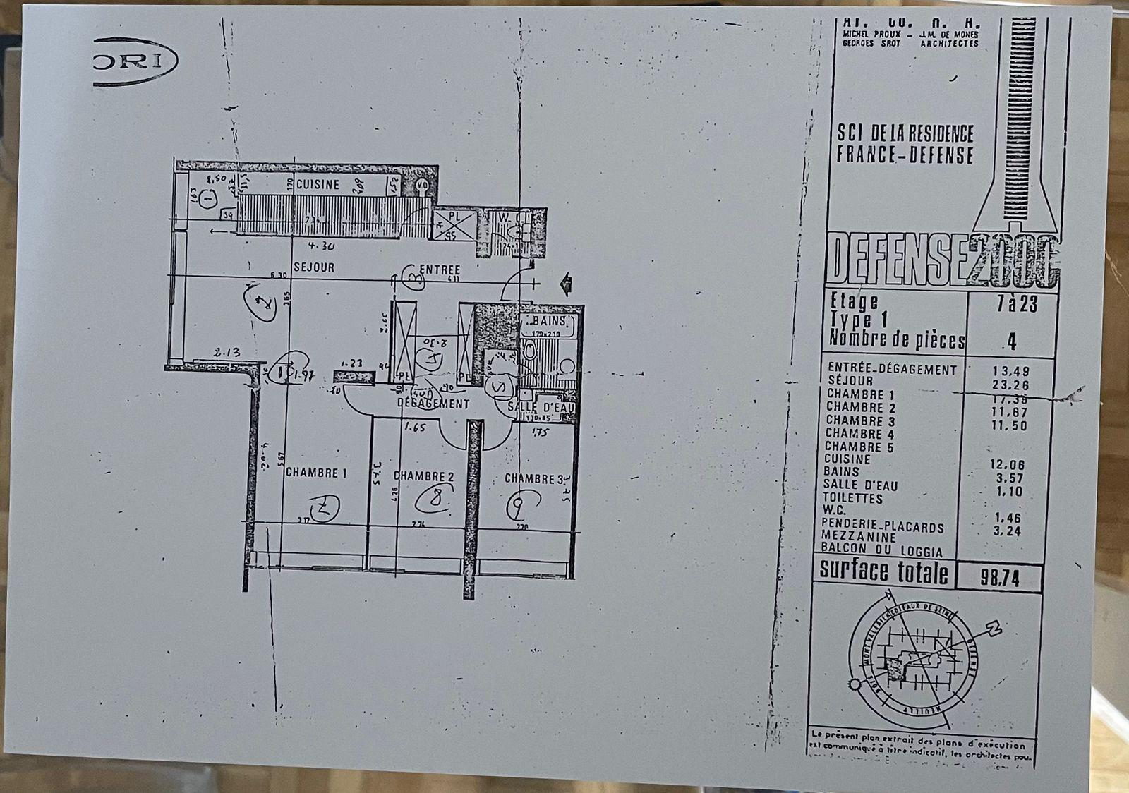 Superbe appartement 4 pièces avec vue panoramique – Tour 2000, La Défense, Puteaux