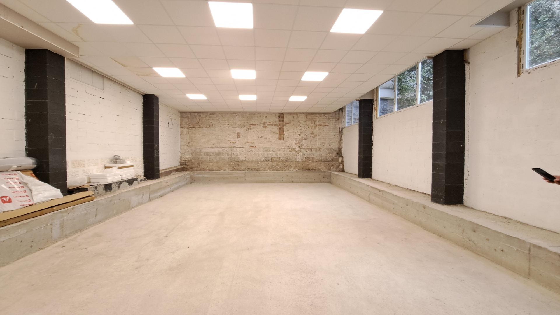 Local commercial/artisanal brut de 126 m2 à Malakoff