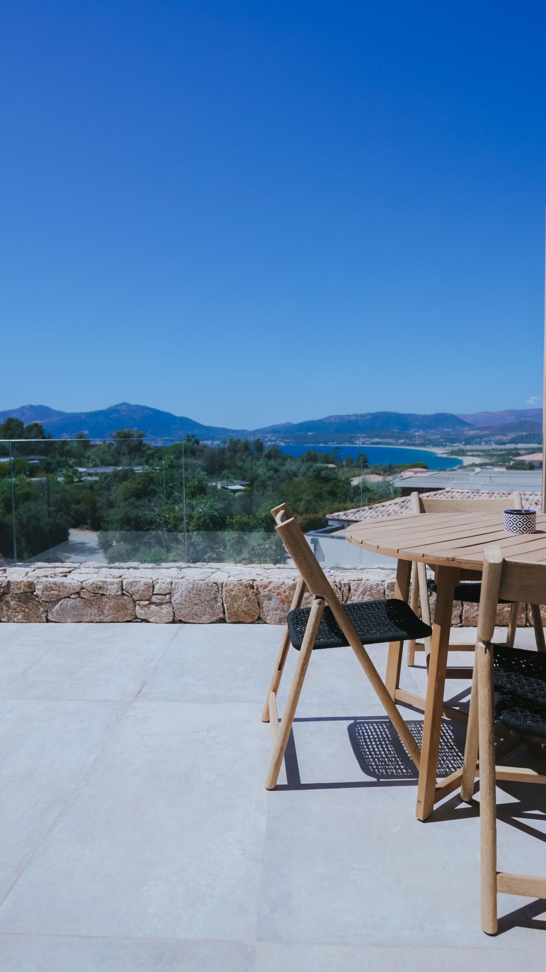 PORTICCIO Résidence d’exception avec piscine – T3 vue mer & jardins privatifs