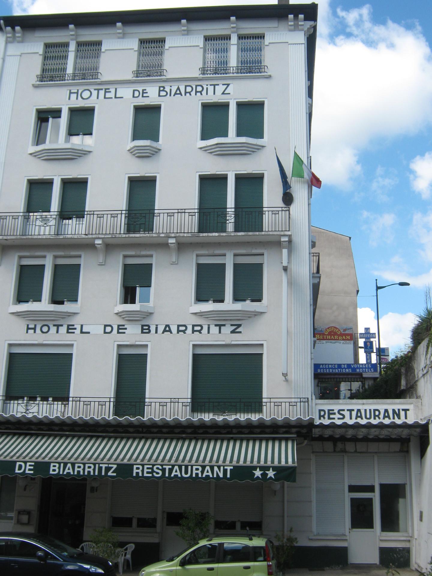 Lourdes – Immeuble hôtelier de caractère de 1 946 m², libre de bail commercial, au fort potentiel patrimonial et touristique. 