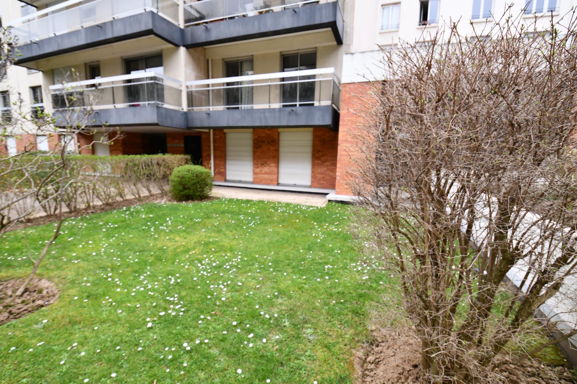 APPARTEMENT A VENDRE A MONTROUGE (92)