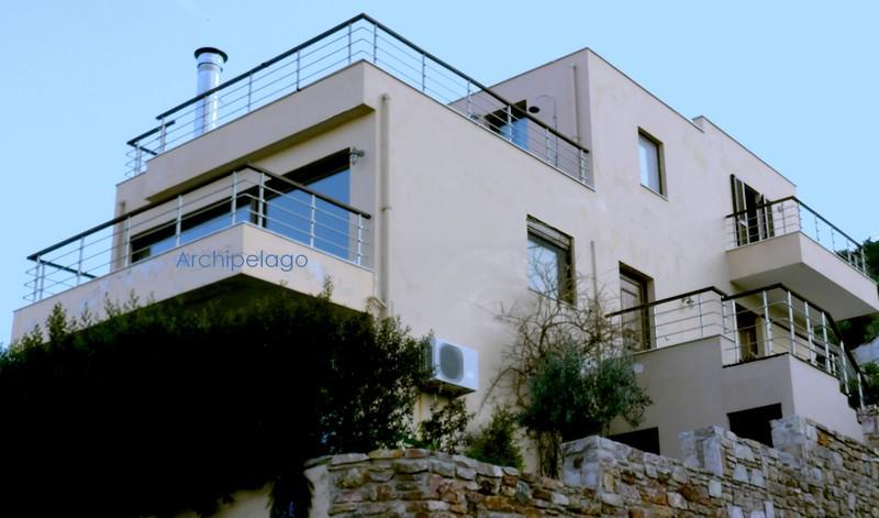 GRECE - ATTIQUE - VILLA AVEC VUE SUR LA MER