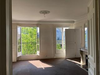 PLACE SAINT MICHEL PARIS 6 - TRES BEL APPARTEMENT 3/4 PIECES ET CHAMBRE DE SERVICE
