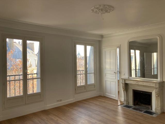 PARIS 6 - PLACE SAINT MICHEL - TRES BEL APPARTEMENT 3/4 PIECES ET SA CHAMBRE DE SERVICE