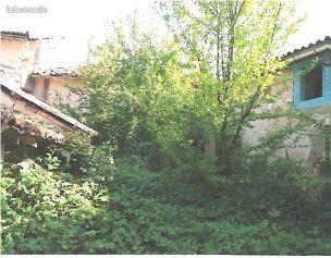 BOURESSE, A RÉNOVER, ensemble de 3 corps de bâtiments d'habitation à rénover avec grange