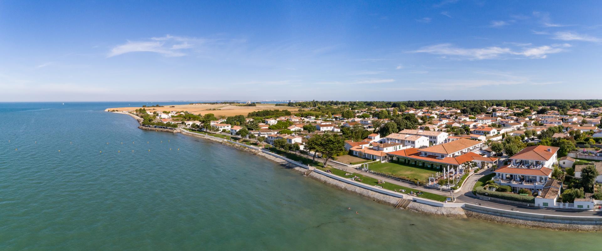 ILE DE RÉ, La Flotte en Ré, appartements de standing dans résidence avec piscine