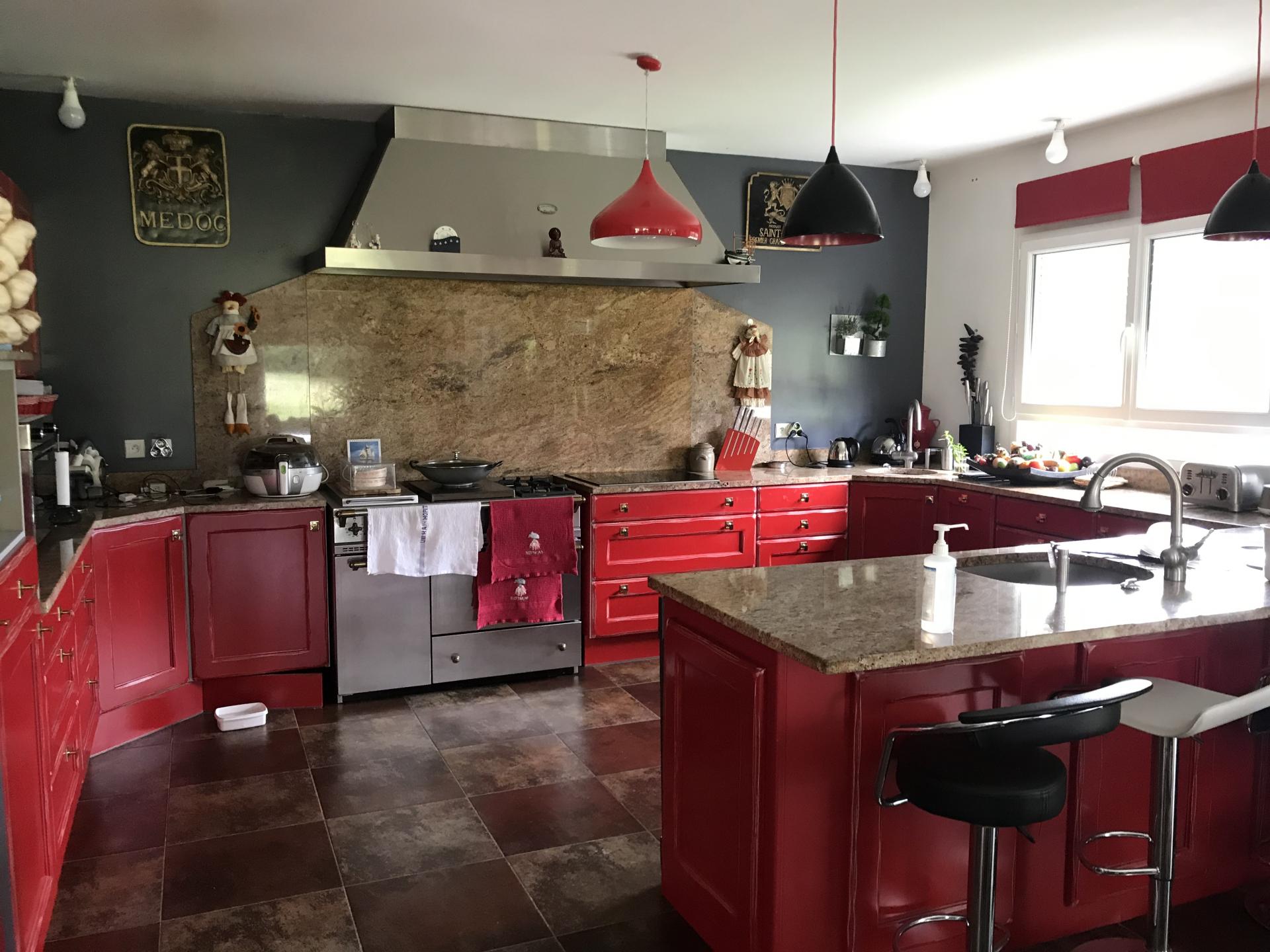 Ceaux en couhe spacieuse maison contemporaine au calme avec grand terrain