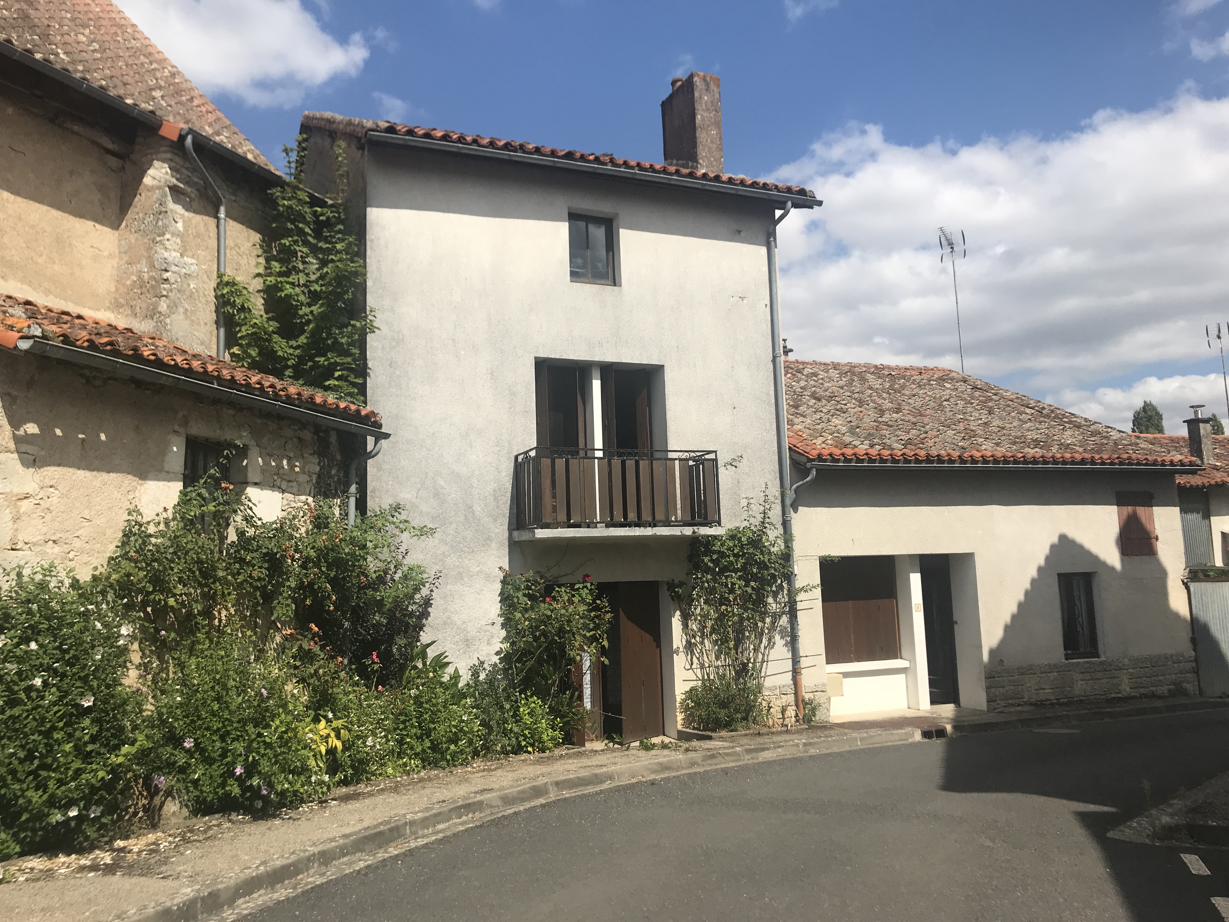 Saint Martin l'Ars, Maison de Bourg