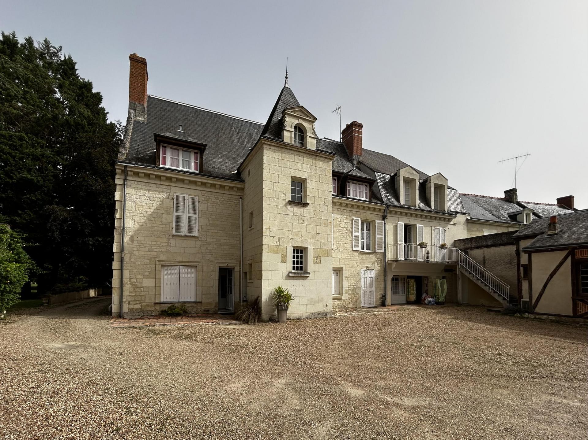 Charmant Manoir-hôtel à vendre à Beaumont-en Véron