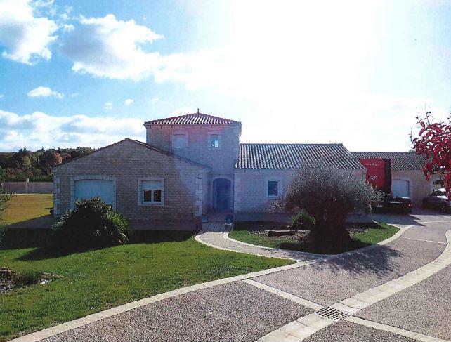 Maison à Saint Julien l’Ars (17.0180)