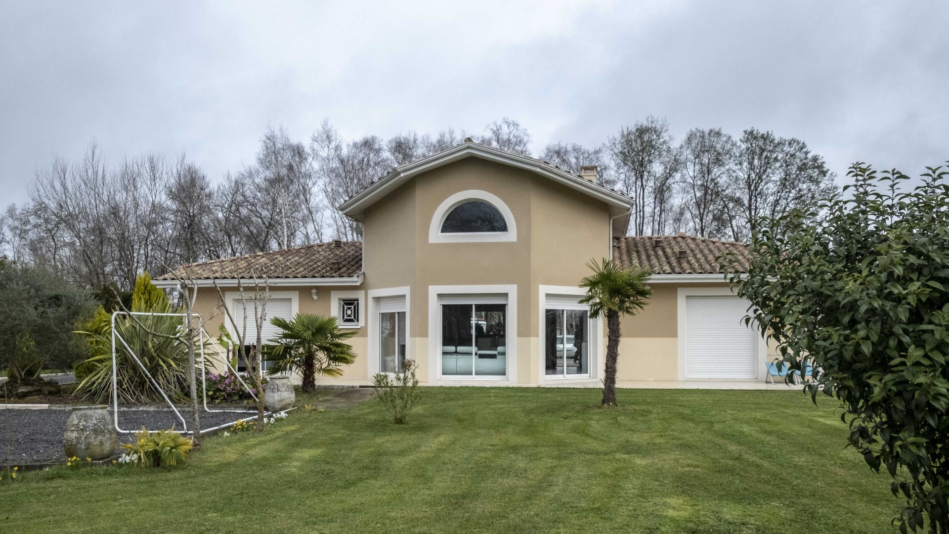 A VENDRE ensemble immobilier , région bordelaise