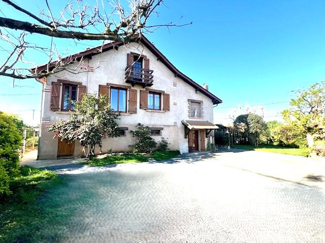 Spacieuse maison familiale à BONNETAN en GIRONDE