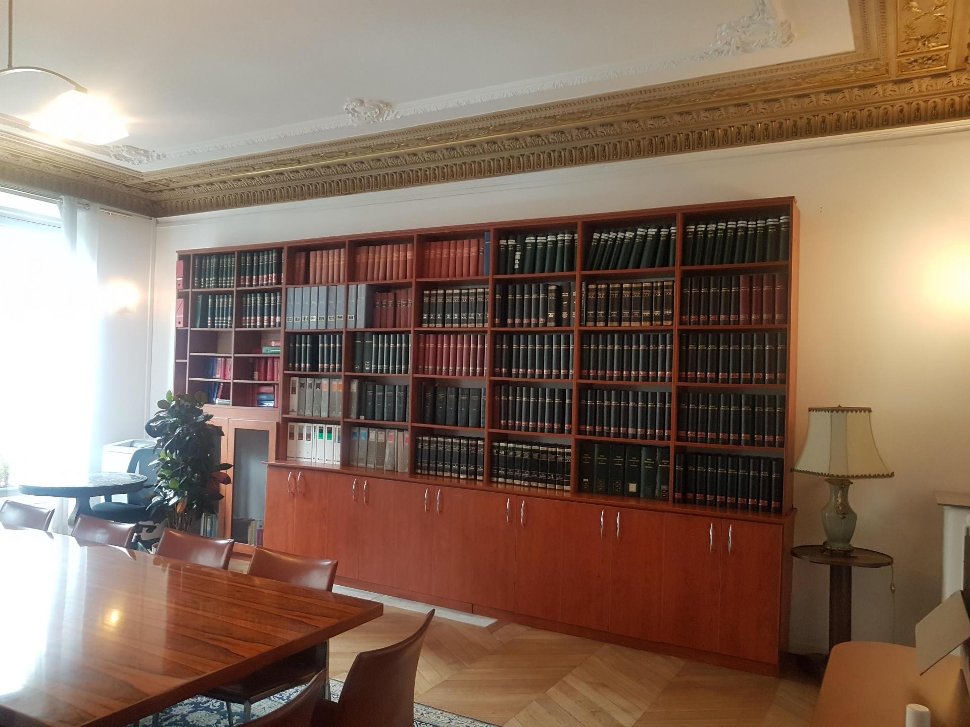 1 à 3 bureaux à louer 8/9ème arrondissement proche Palais