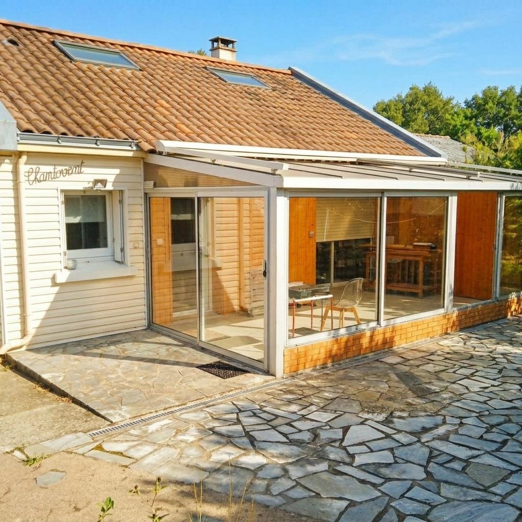 Saint-Viaud (44) — Maison au calme, trois chambres, grand terrain et potentiel d’évolution
